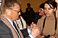 Начальник молодёжного сектора Министерства образования Финляндии Олли Саарелла с редактором молодёжной газеты «Штрих» Анной Слободенюк