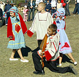 Танцевальная группа из сарбайского Центра народных ремёсел (Кинель-Черкасский р-н)